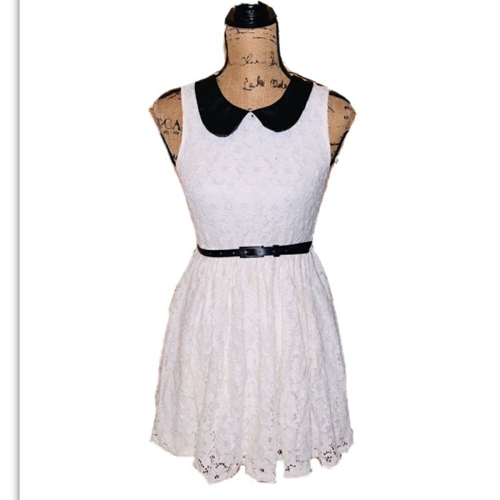 Kirra lace dress size M